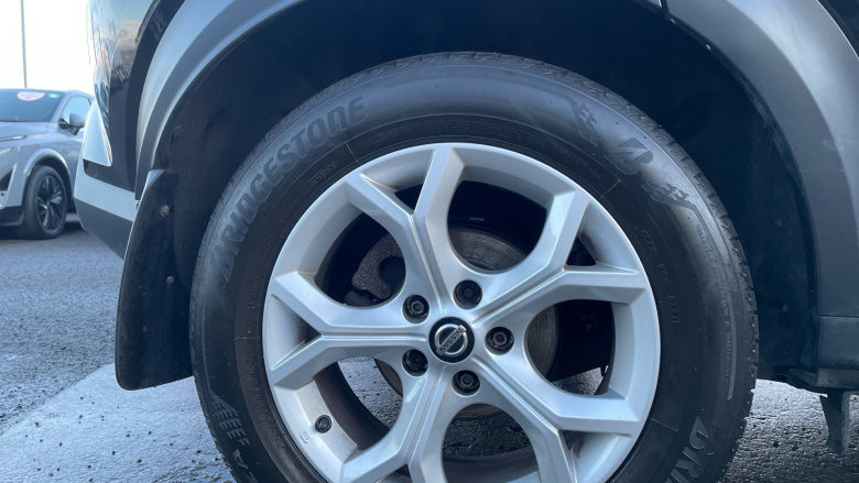 Nissan Juke 1.0 DiG-T 114 N-Connecta 5dr Petrol Hatchback